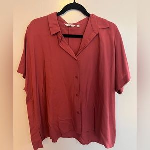 UNIQLO Women’s Rayon Short Sleeve Blouse - Burgundy XL